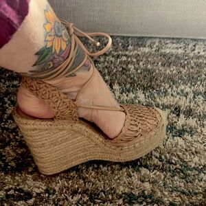 Gianni Bini platform lace up espadrille